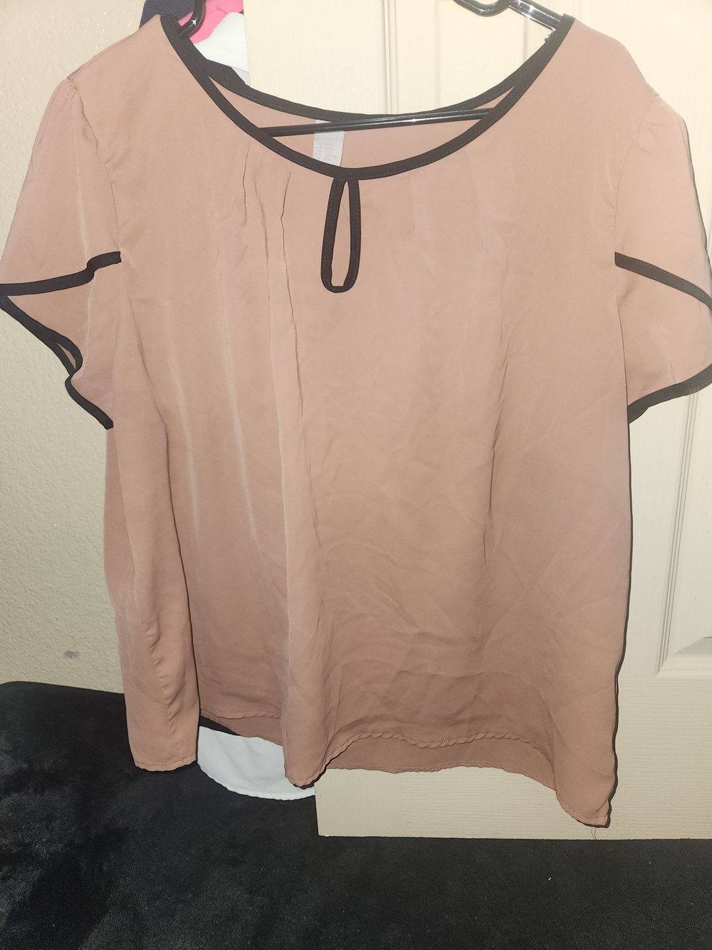 Tan Short Sleeve Keyhole Blouse with Black Trim